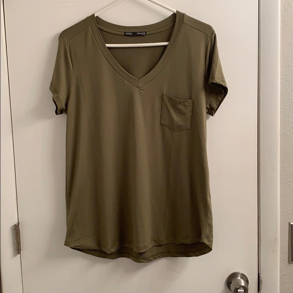 Tresics Tops - Olive green amazing material tee